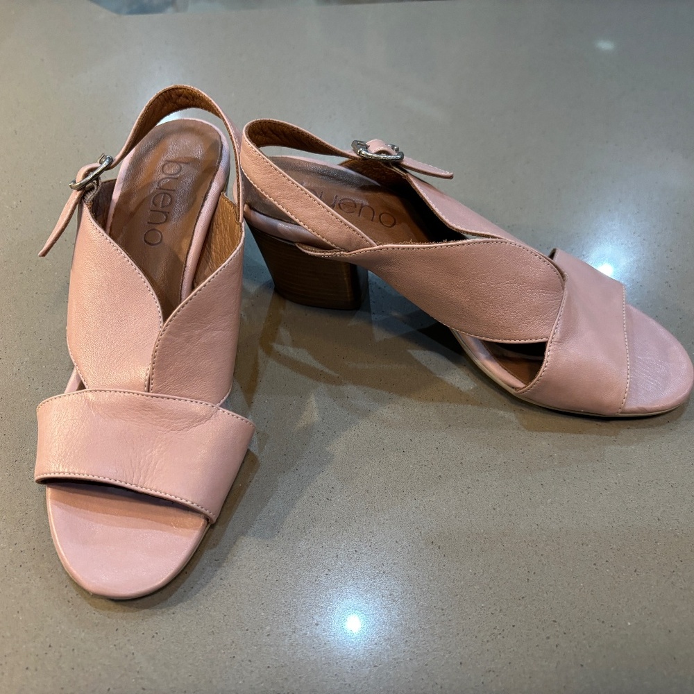 BUENO pink leather heeled sandal size 39